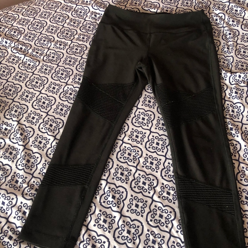 Black cropped Avia leggings